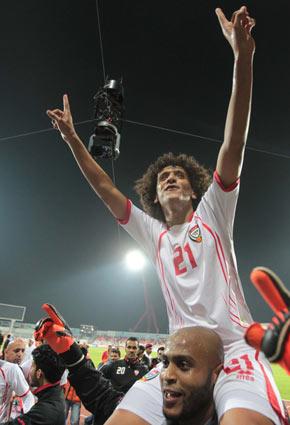سيارة رونالدو هدية ل"ميسي الإمارات" اللاعب عموري